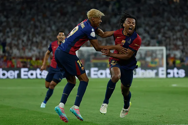 El Clasico Barcelona Celebration after Kounde Goal
