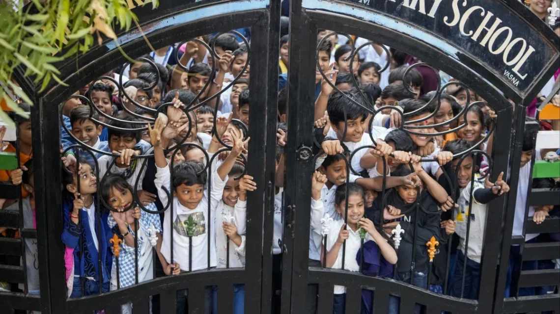 Snake-Found-in-Indian-School-Food-100-Kids-Ill.