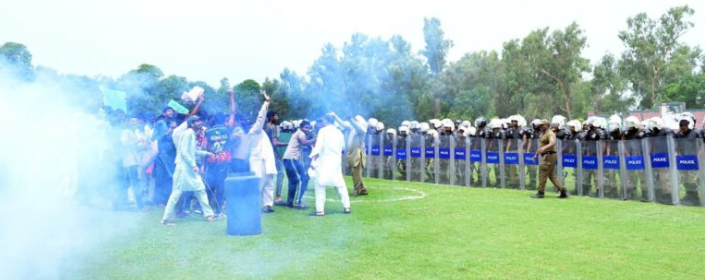 Police force introduced to control crowds and stop violence