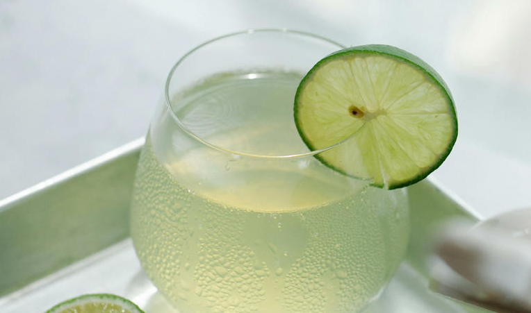 The Benefits of Drinking Lime Juice in the Morning