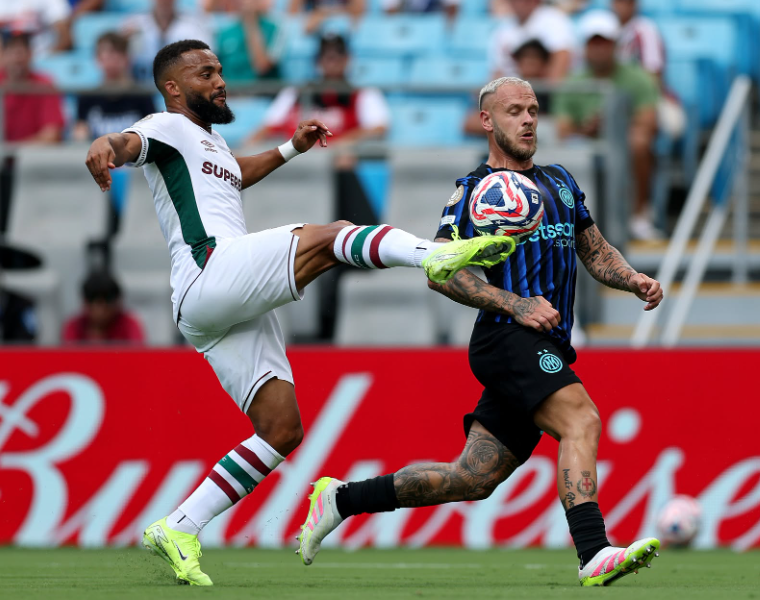 Fluminense Scores Early and Controls the Game