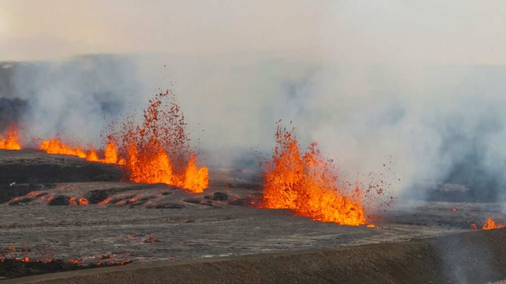 Iceland’s Volcanic Landscape Is Beautiful but Dangerous Volcano icelan
