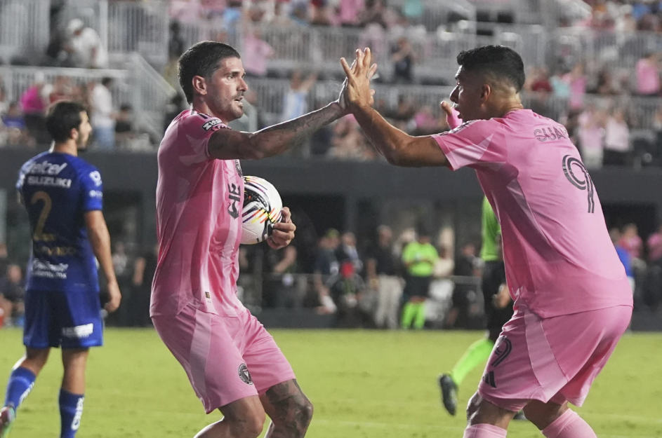 Luis Suárez penalty gives Inter Miami lead in the 59th minute